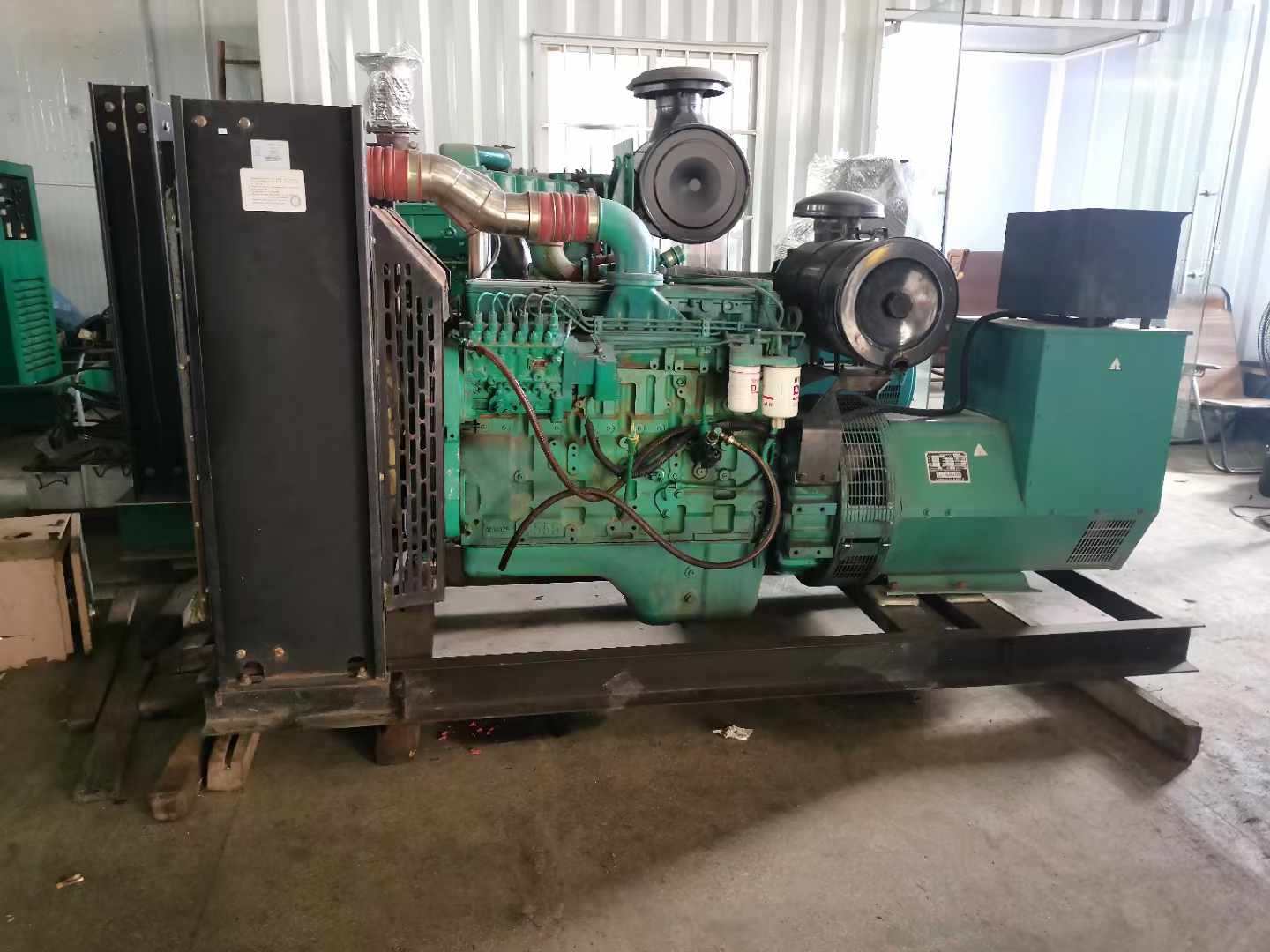 汉中发电机租赁如何确定电缆的承载电流是否在安全范围内？